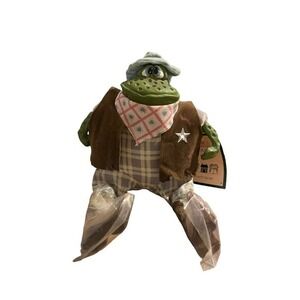 Russ Berrie Country Folks Wyatt Burp Frog Shelf Sitter Doll Figurine